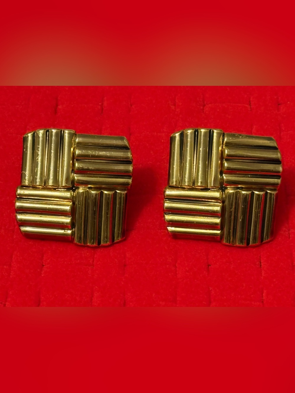 Vintage Statement Gold-Tone Ribbed Square Clip-On Earrings 80s